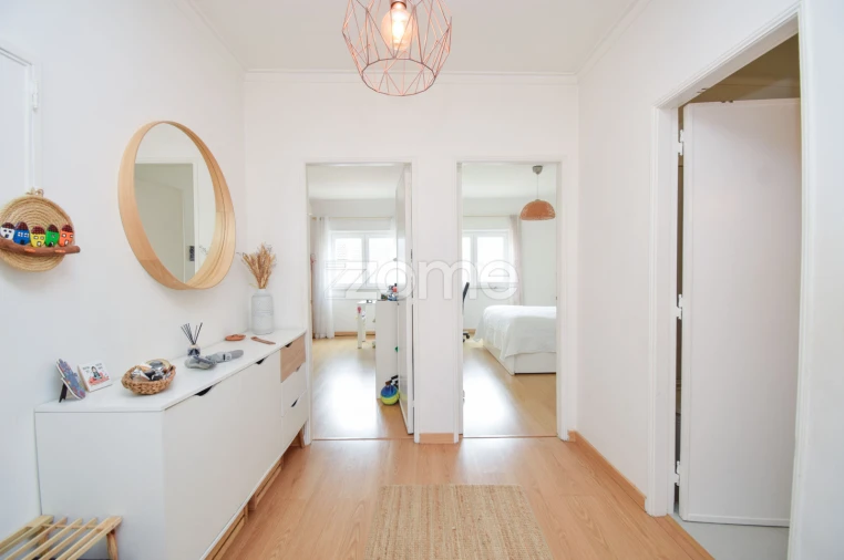 Apartamento T2 para Venda em Carcavelos e Parede Foto 11