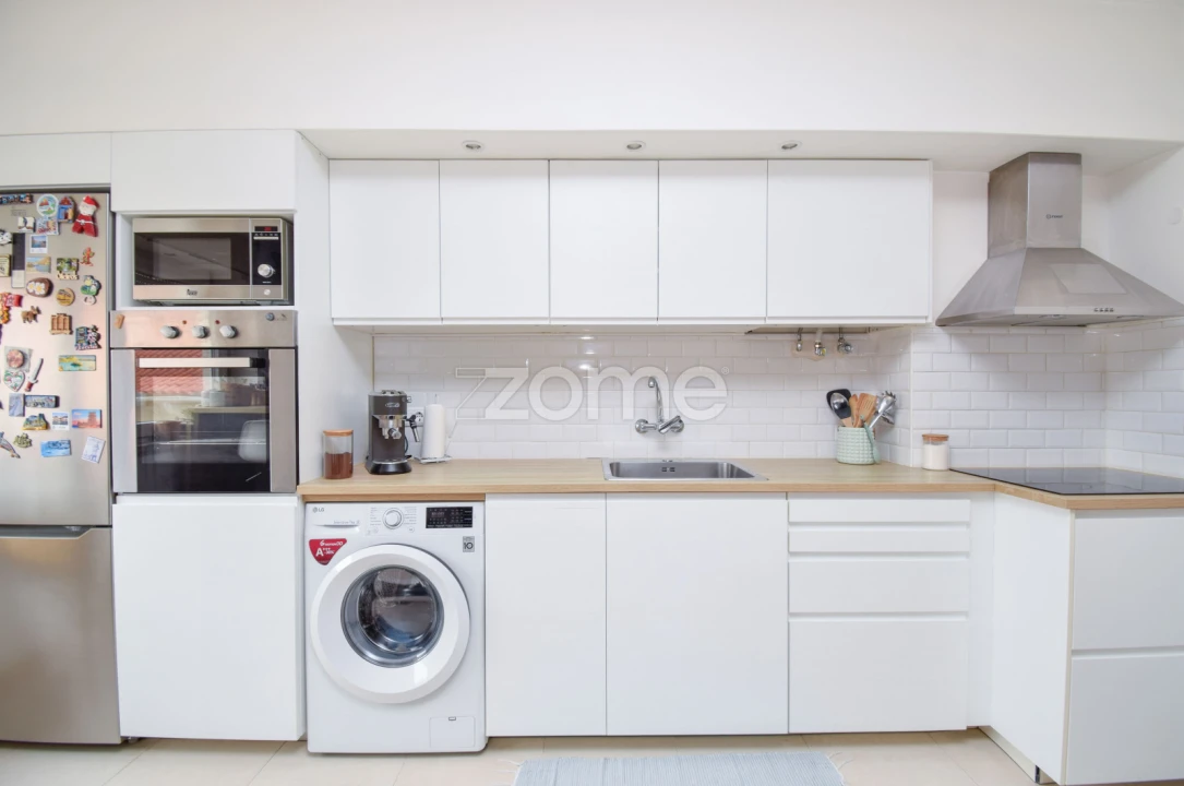 Apartamento T2 para Venda em Carcavelos e Parede Foto 6