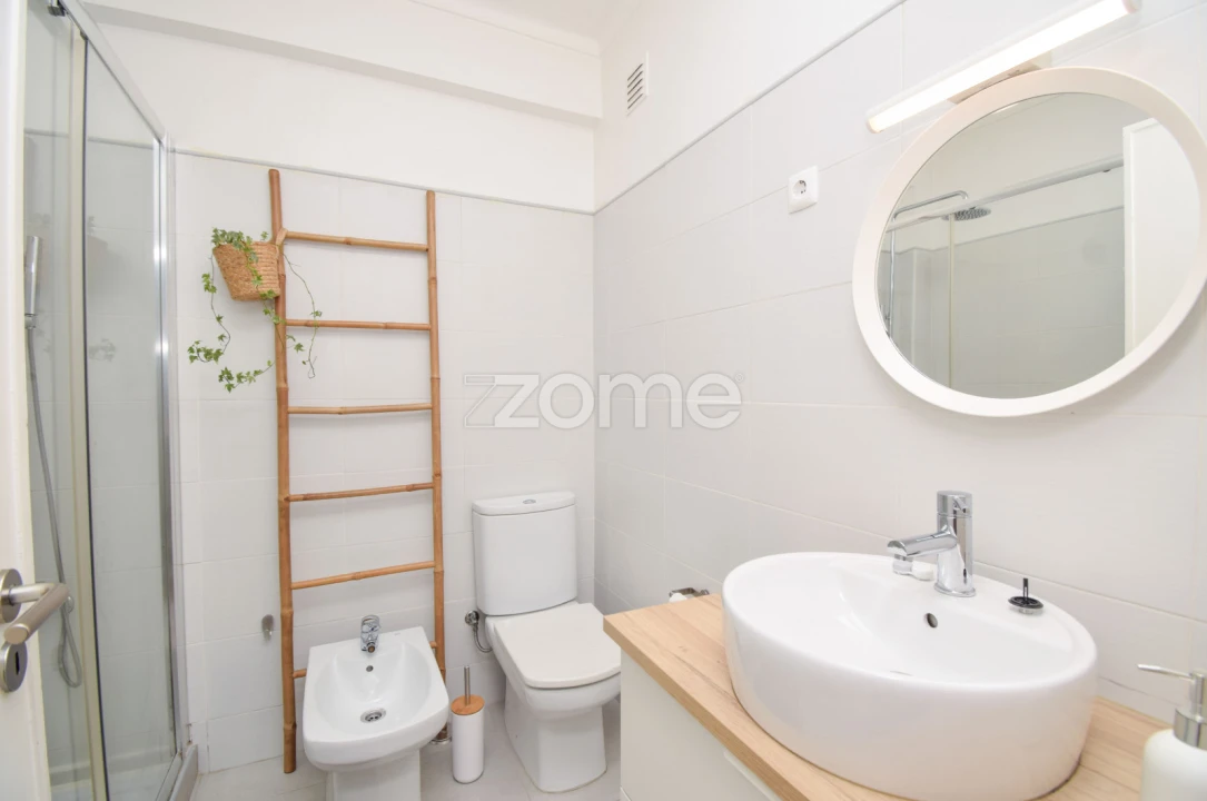 Apartamento T2 para Venda em Carcavelos e Parede Foto 8