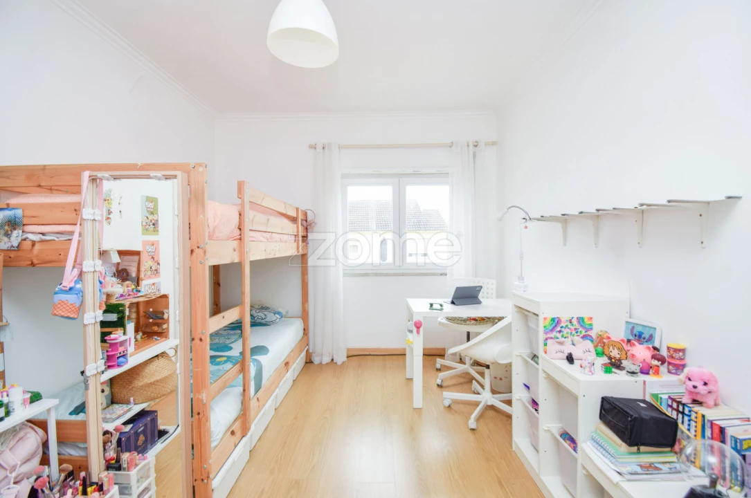 Apartamento T2 para Venda em Carcavelos e Parede Foto 14