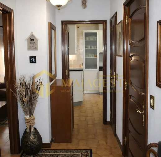 Apartamento T2 para Venda em Vilar de Andorinho Foto 3