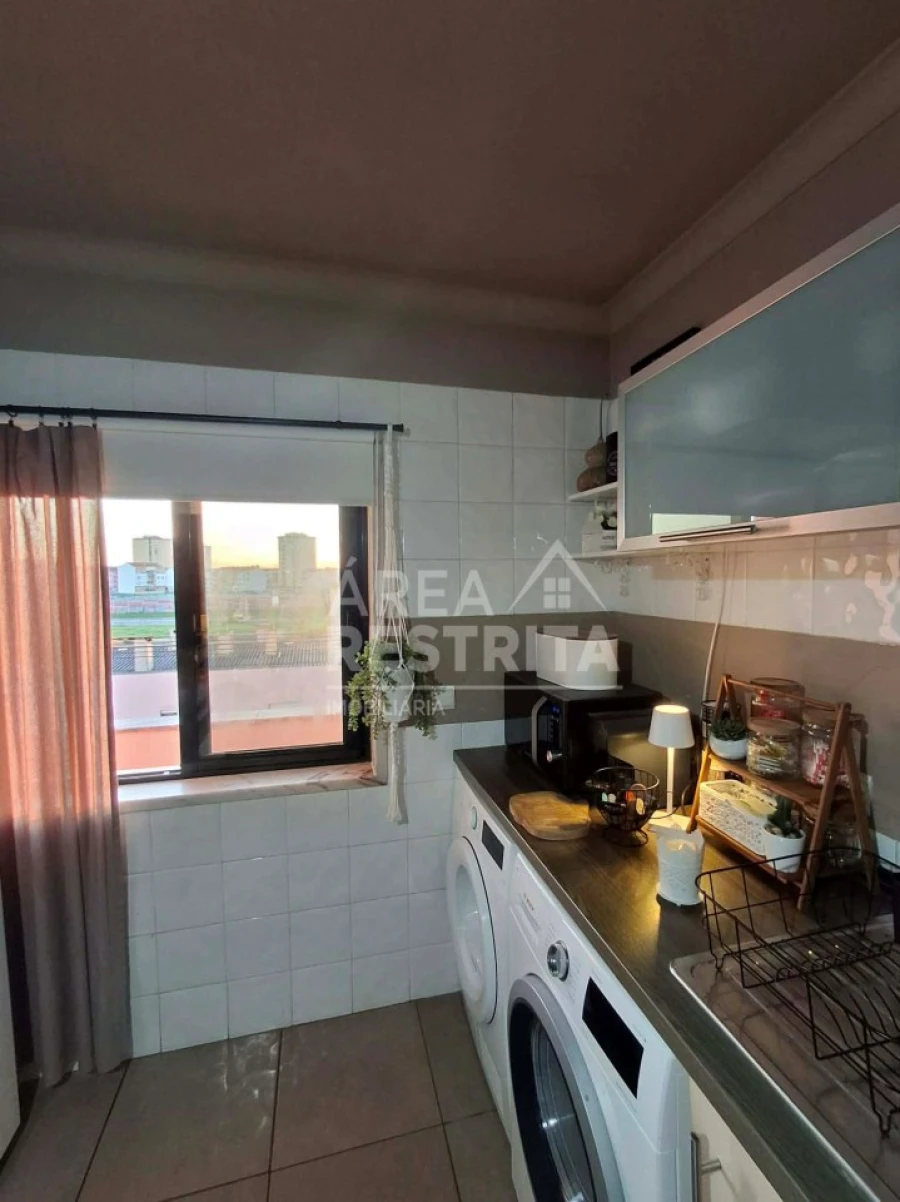 Apartamento T2 para Venda em Barreiro e Lavradio Foto 12