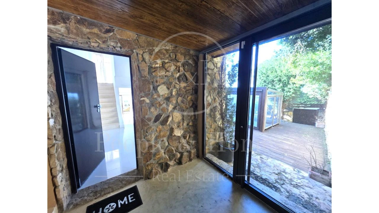 Moradia T3 para Venda em Alcabideche Foto 9