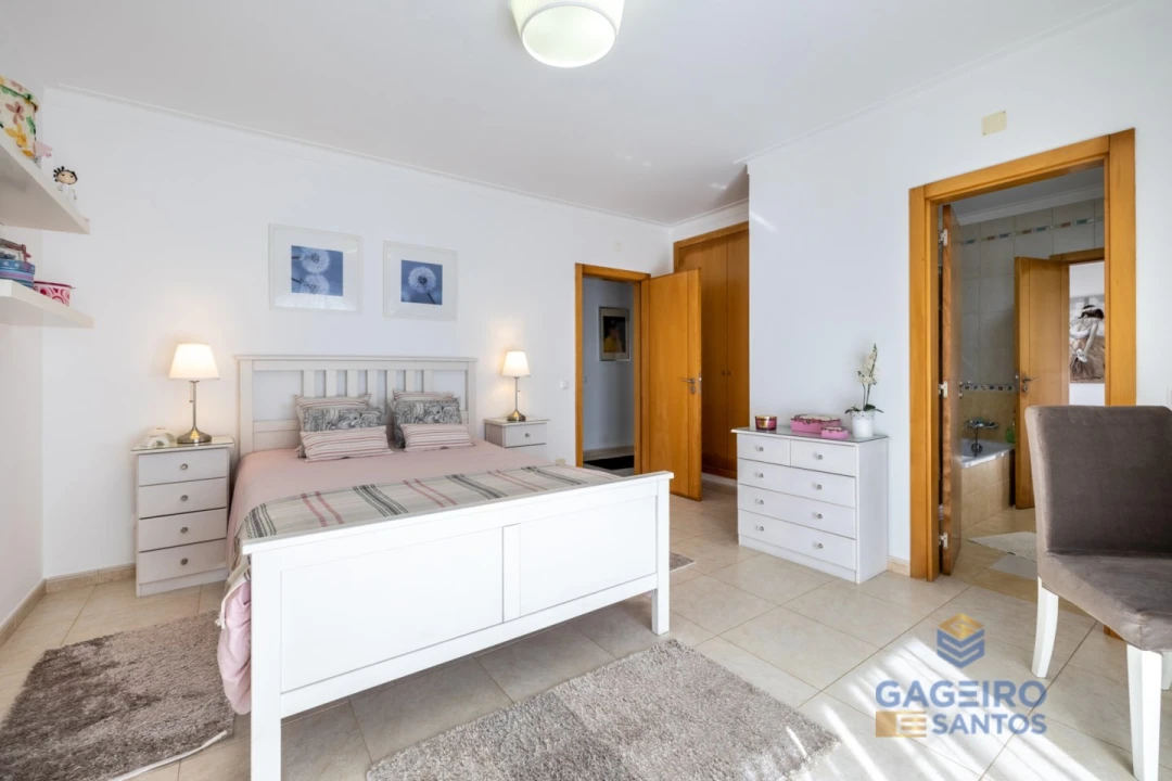 Moradia T4 para Venda em São Martinho do Porto Foto 25