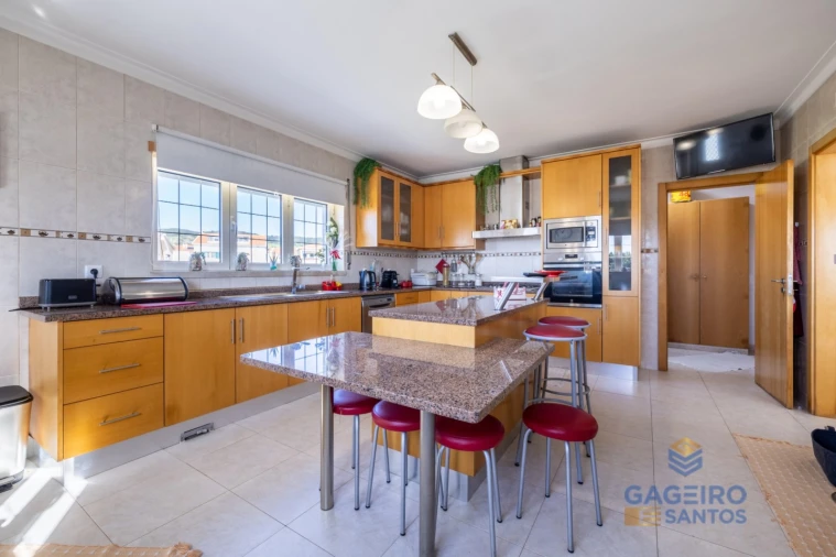 Moradia T4 para Venda em São Martinho do Porto Foto 4