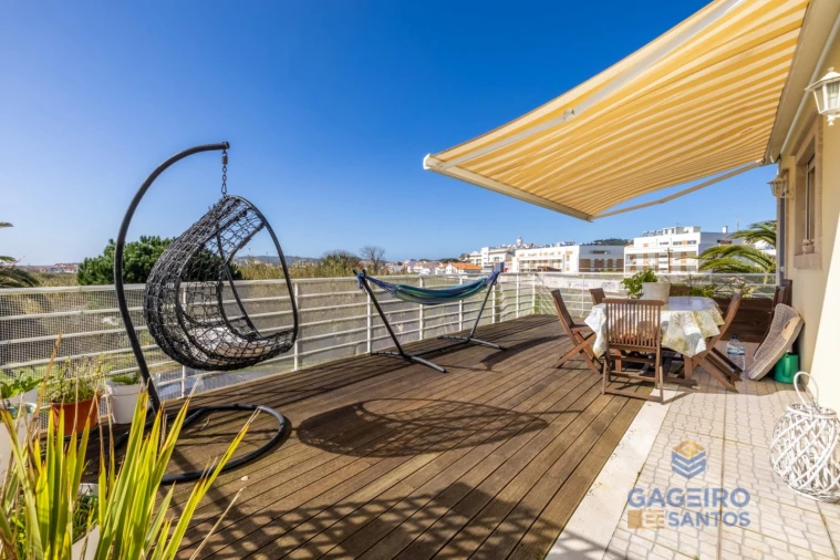 Moradia T4 para Venda em São Martinho do Porto Foto 38