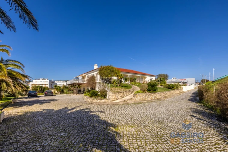 Moradia T4 para Venda em São Martinho do Porto Foto 46