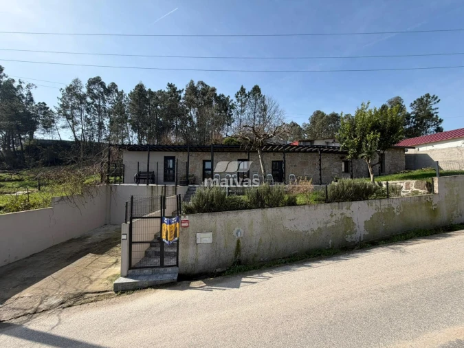 Moradia T3 para Venda em Sabariz Foto 4