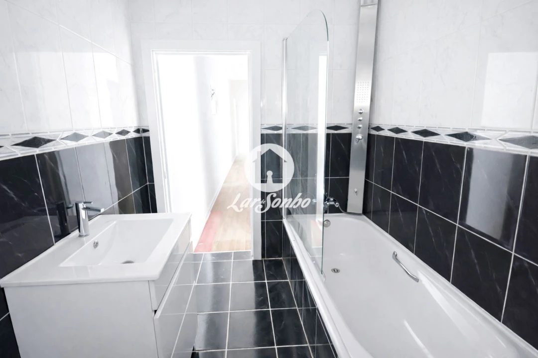 Apartamento T3 para Venda em Balugães Foto 13