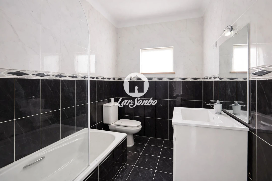 Apartamento T3 para Venda em Balugães Foto 24