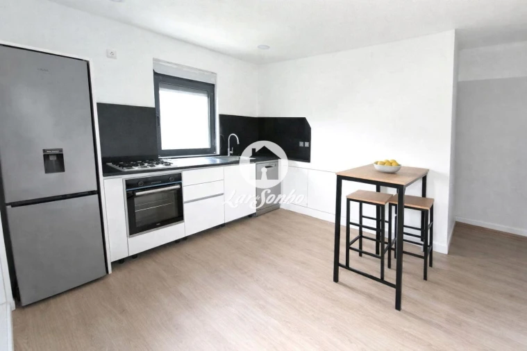 Apartamento T3 para Venda em Balugães Foto 6