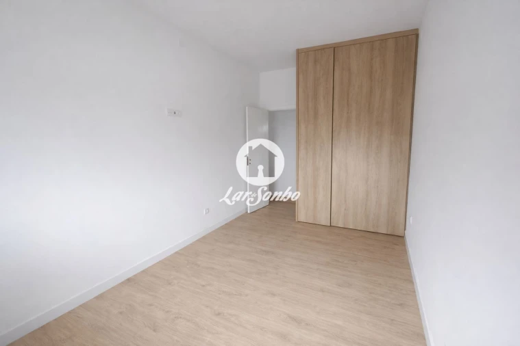 Apartamento T3 para Venda em Balugães Foto 15