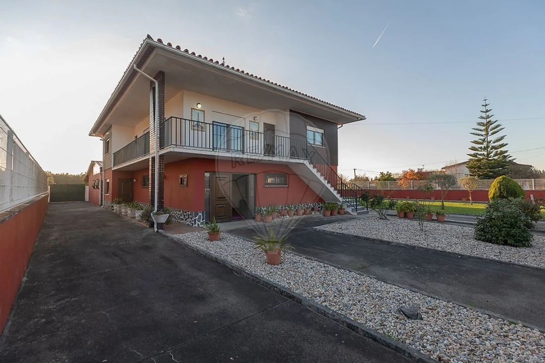 Moradia T6 para Venda em Covões e Camarneira Foto 6