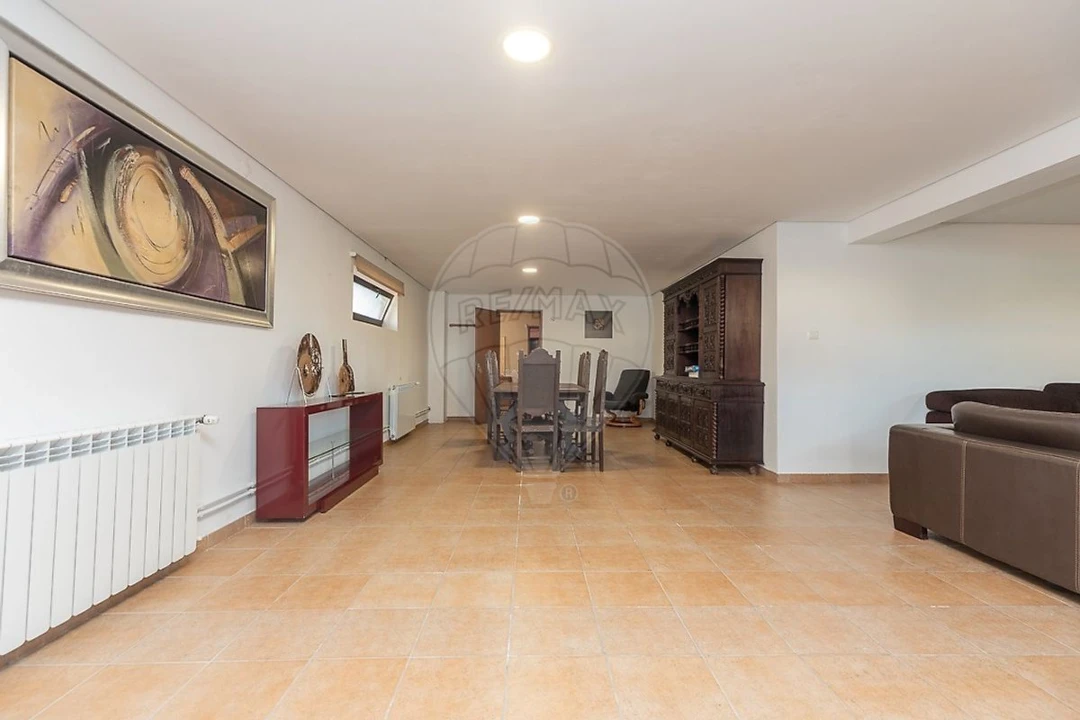 Moradia T6 para Venda em Covões e Camarneira Foto 9