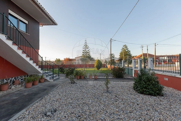 Moradia T6 para Venda em Covões e Camarneira Foto 5