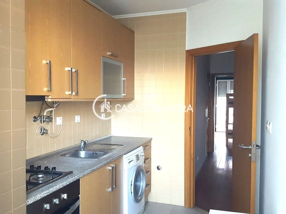 Apartamento T2 para Arrendamento em Penha de França Foto 2
