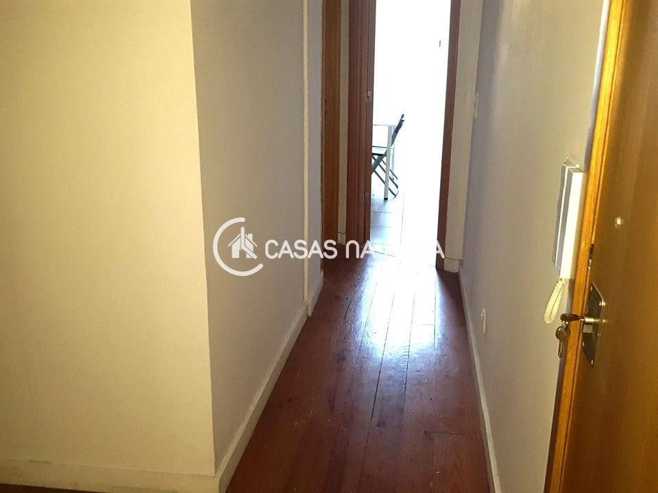 Apartamento T2 para Arrendamento em Penha de França Foto 7