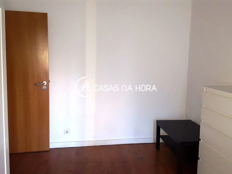 Apartamento T2 para Arrendamento em Penha de França Foto 11