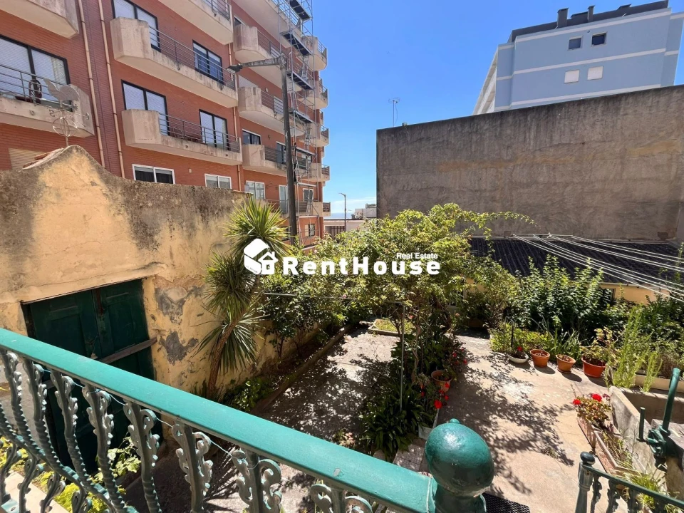 Moradia T7 para Venda em Buarcos Foto 4