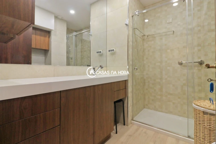 Apartamento T3 para Arrendamento em Ramalde Foto 8