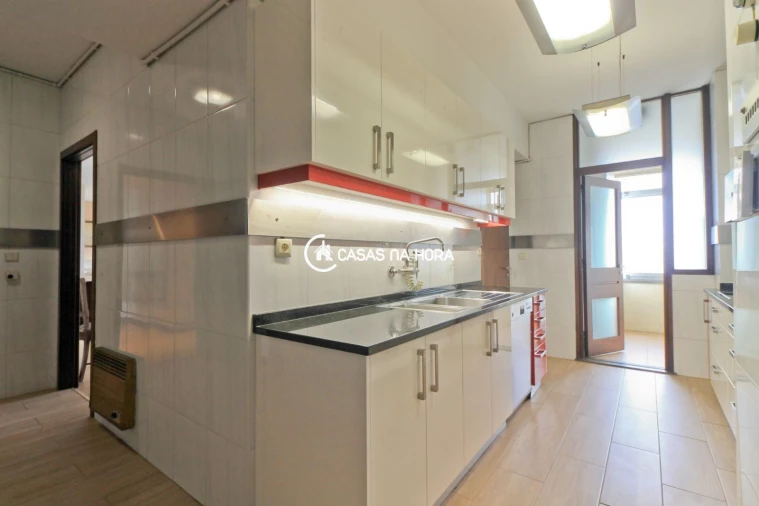 Apartamento T3 para Arrendamento em Ramalde Foto 22