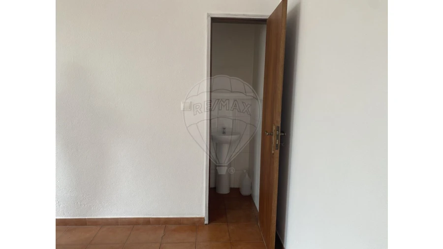 Loja para Venda em Castanheira do Ribatejo e Cachoeiras Foto 10