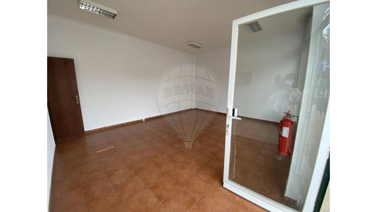 Loja para Venda em Castanheira do Ribatejo e Cachoeiras Foto 6