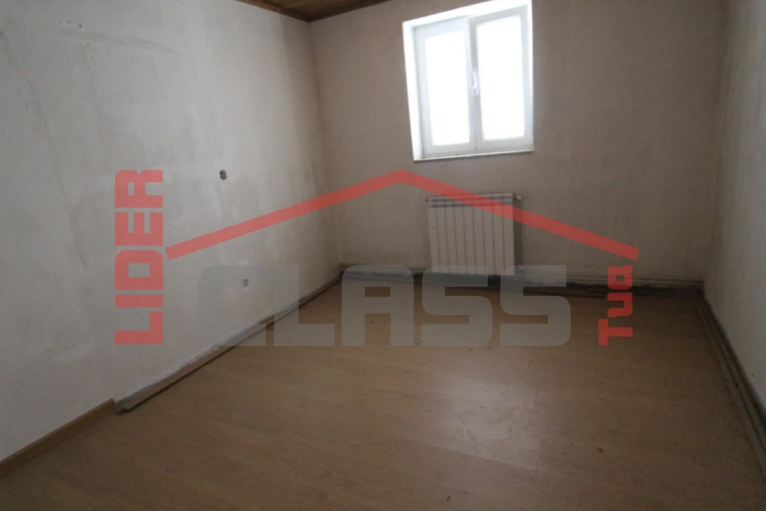 Moradia T4 para Venda em Curopos e Vale de Janeiro Foto 10