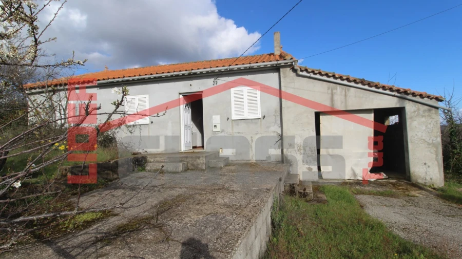 Moradia T4 para Venda em Curopos e Vale de Janeiro
