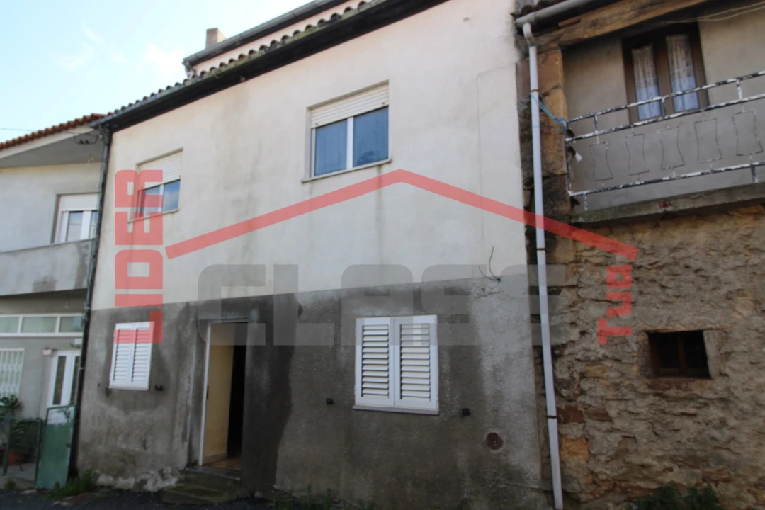 Moradia T3 para Venda em Brunhozinho, Castanheira e Sanhoane Foto 1