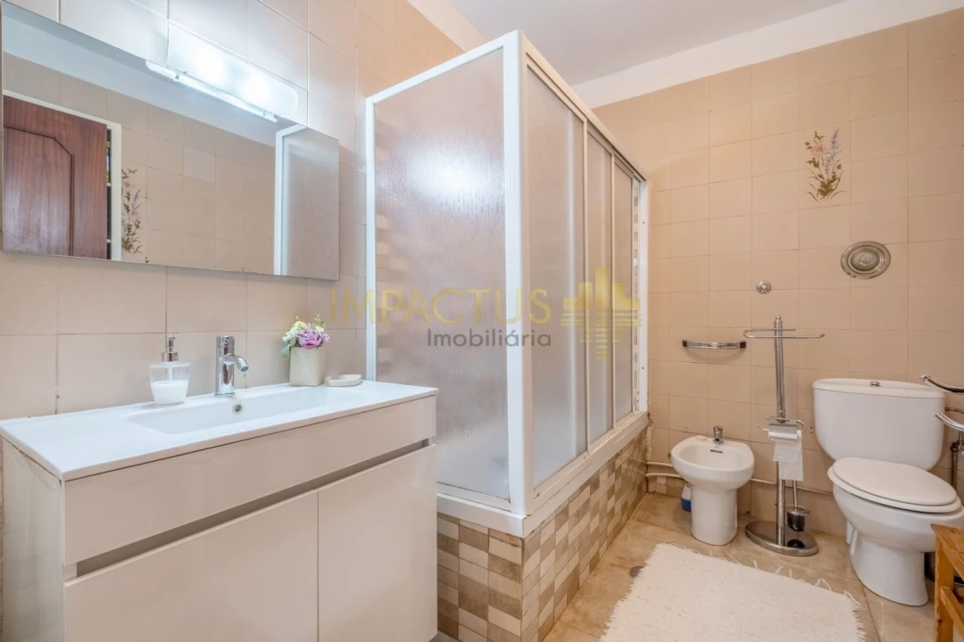 Apartamento T3 para Venda em Castêlo da Maia Foto 22