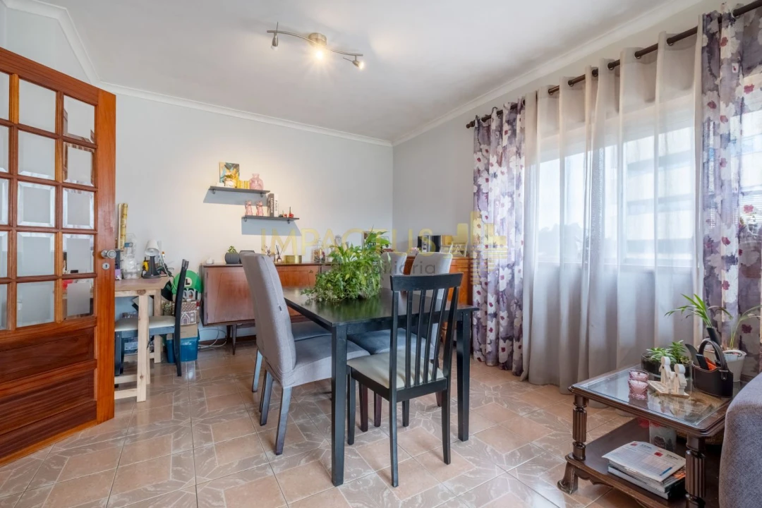 Apartamento T3 para Venda em Castêlo da Maia Foto 9