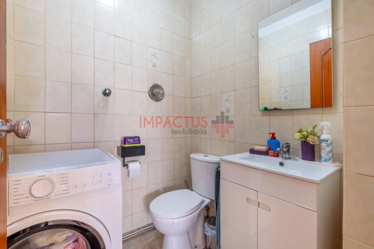 Apartamento T3 para Venda em Castêlo da Maia Foto 4