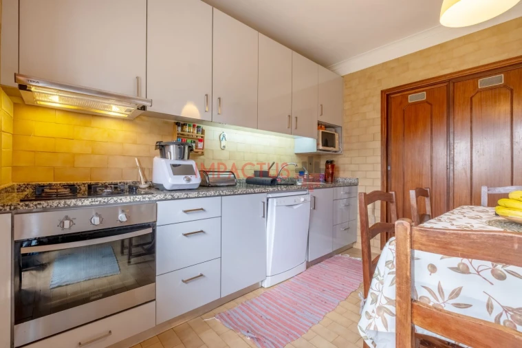 Apartamento T3 para Venda em Castêlo da Maia Foto 13