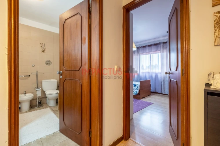 Apartamento T3 para Venda em Castêlo da Maia Foto 21