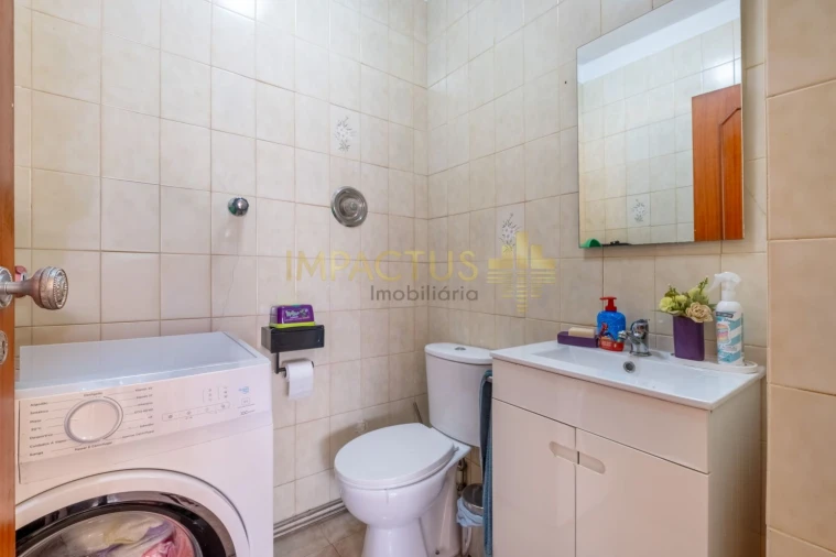 Apartamento T3 para Venda em Castêlo da Maia Foto 4