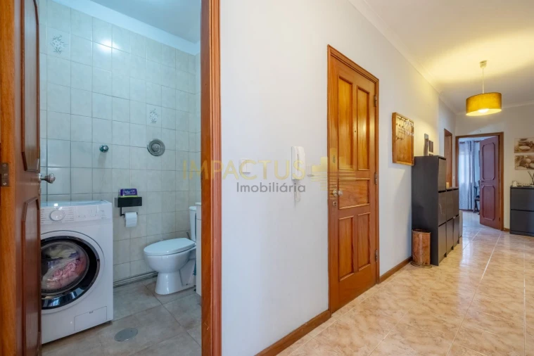 Apartamento T3 para Venda em Castêlo da Maia Foto 3