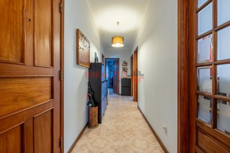 Apartamento T3 para Venda em Castêlo da Maia Foto 16