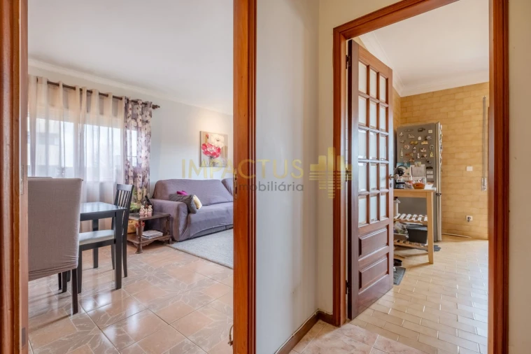 Apartamento T3 para Venda em Castêlo da Maia Foto 5