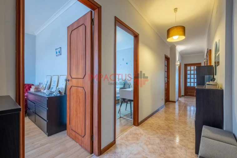 Apartamento T3 para Venda em Castêlo da Maia Foto 27