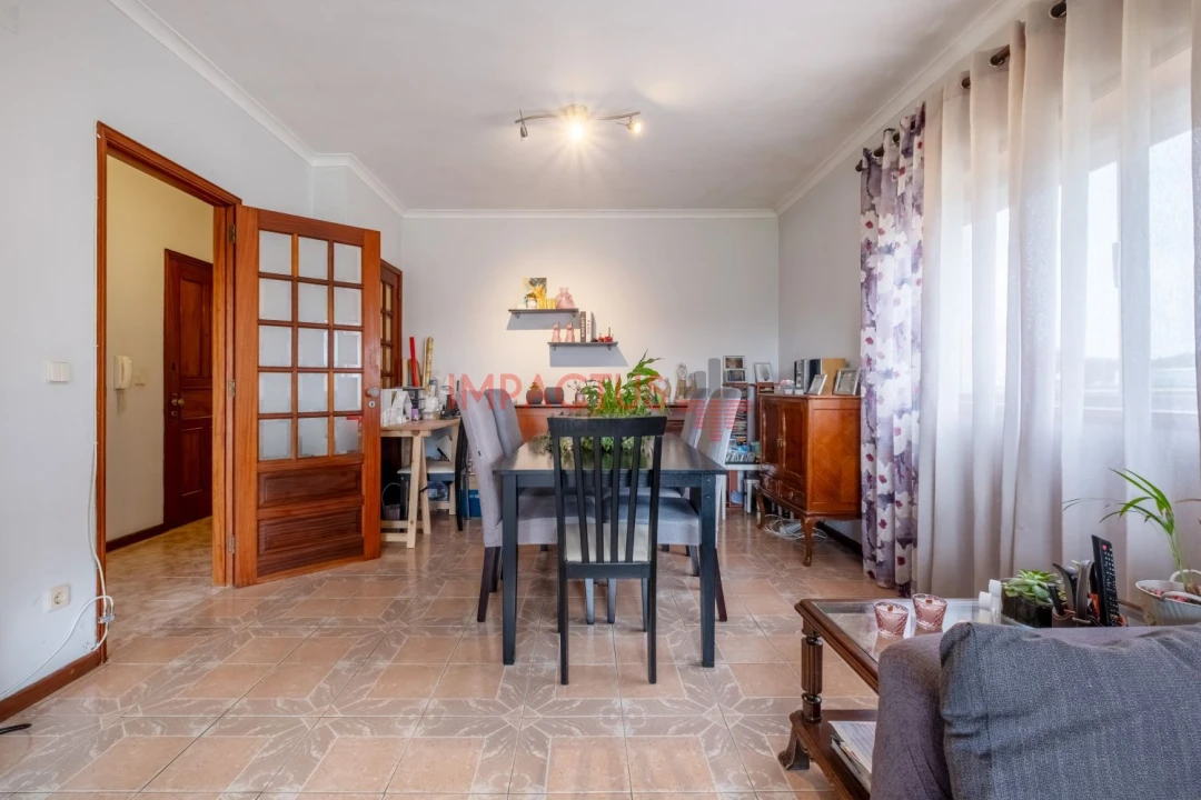 Apartamento T3 para Venda em Castêlo da Maia Foto 8