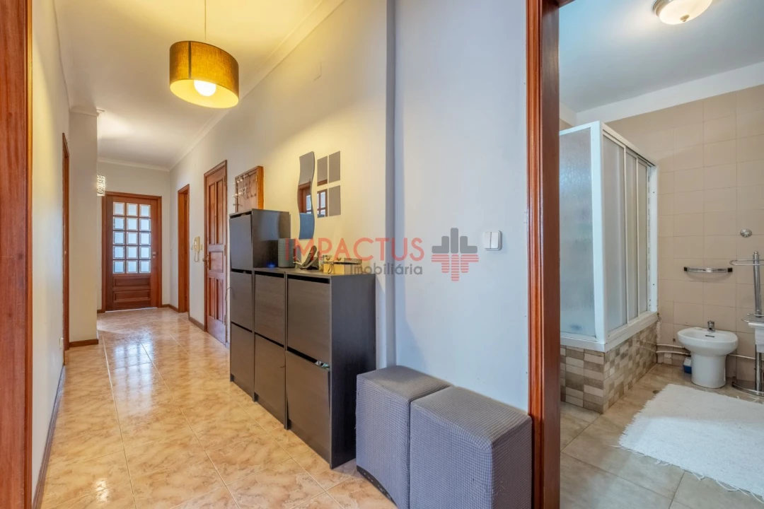 Apartamento T3 para Venda em Castêlo da Maia Foto 23