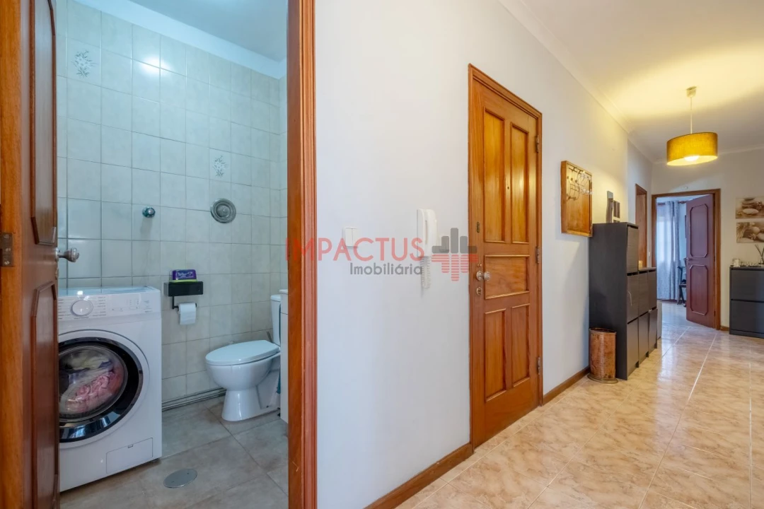 Apartamento T3 para Venda em Castêlo da Maia Foto 3