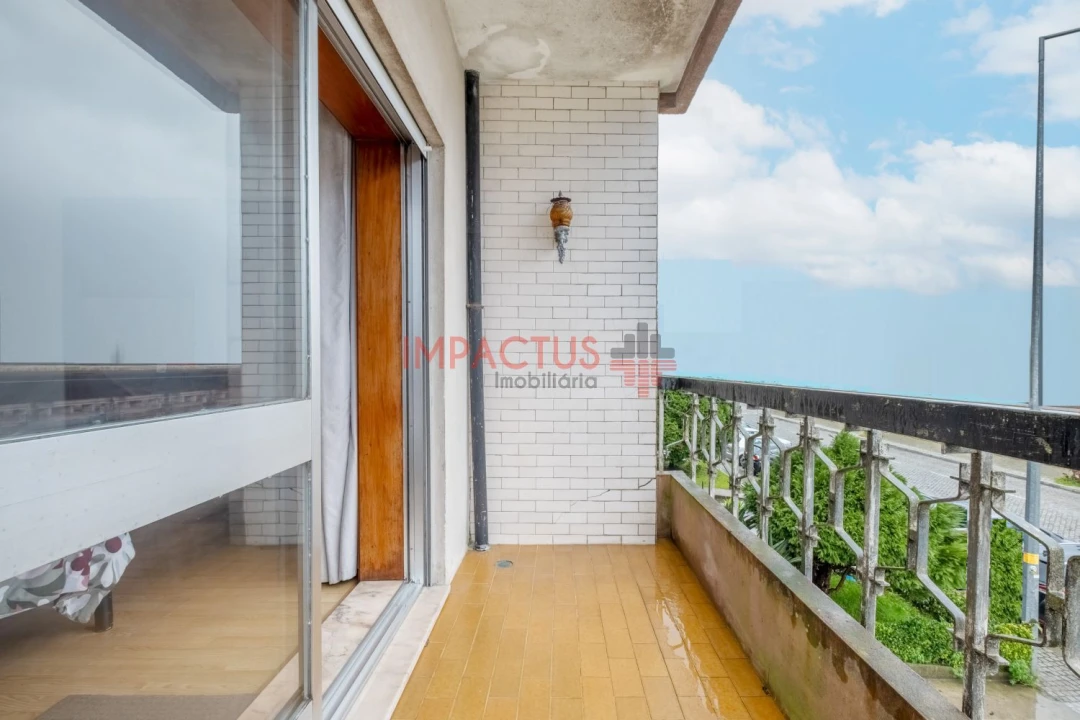 Apartamento T3 para Venda em Castêlo da Maia Foto 31