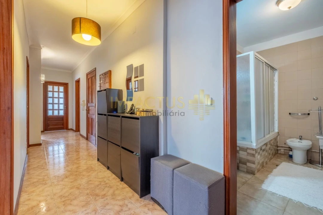 Apartamento T3 para Venda em Castêlo da Maia Foto 23