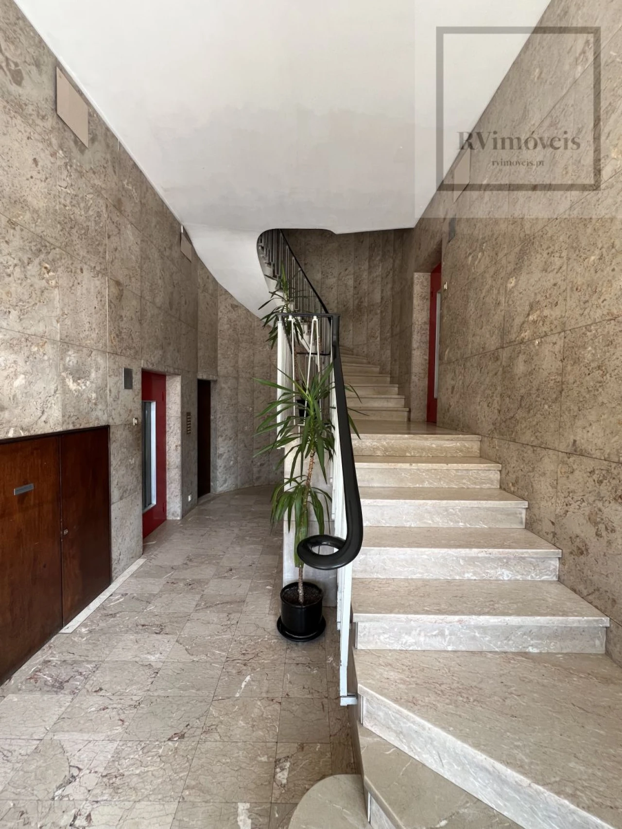 Loja para Arrendamento em Cedofeita, Santo Ildefonso, Sé, Miragaia, São Nicolau e Vitória Foto 3