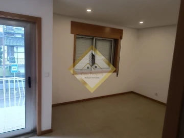 Apartamento T2 para Venda em Serzedo e Perosinho