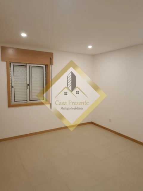 Apartamento T2 para Venda em Serzedo e Perosinho