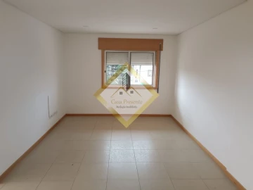 Apartamento T2 para Venda em Serzedo e Perosinho