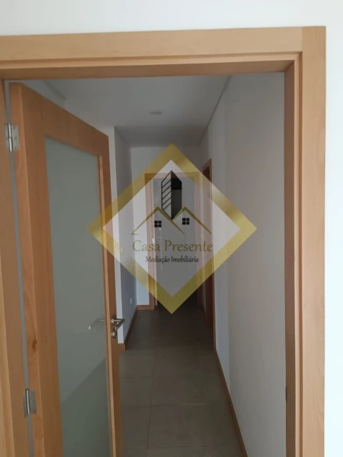 Apartamento T2 para Venda em Serzedo e Perosinho